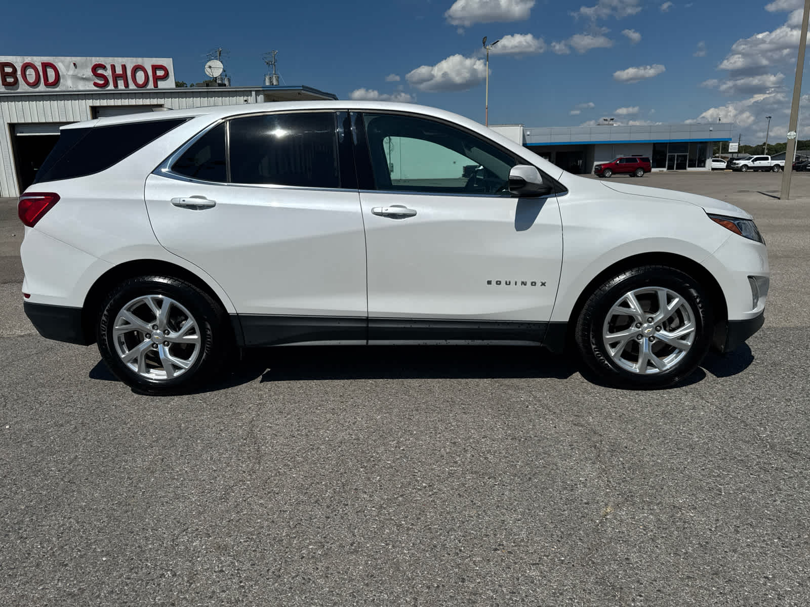 2018 Chevrolet Equinox LT photo 3
