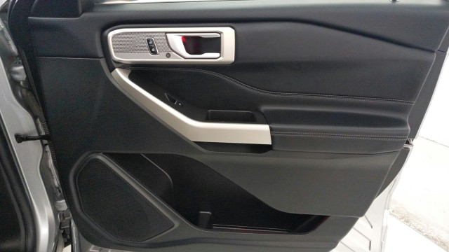 Used 2023 SILVER Ford Limited image 29