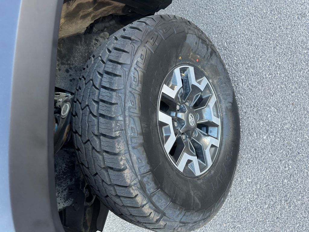 2021 Toyota Tacoma TRD Off-Road photo 22