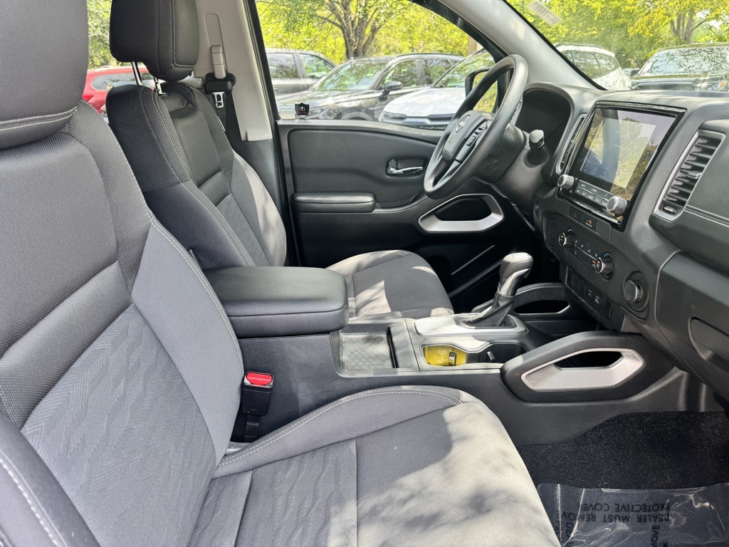 2023 Nissan Frontier SV photo 9