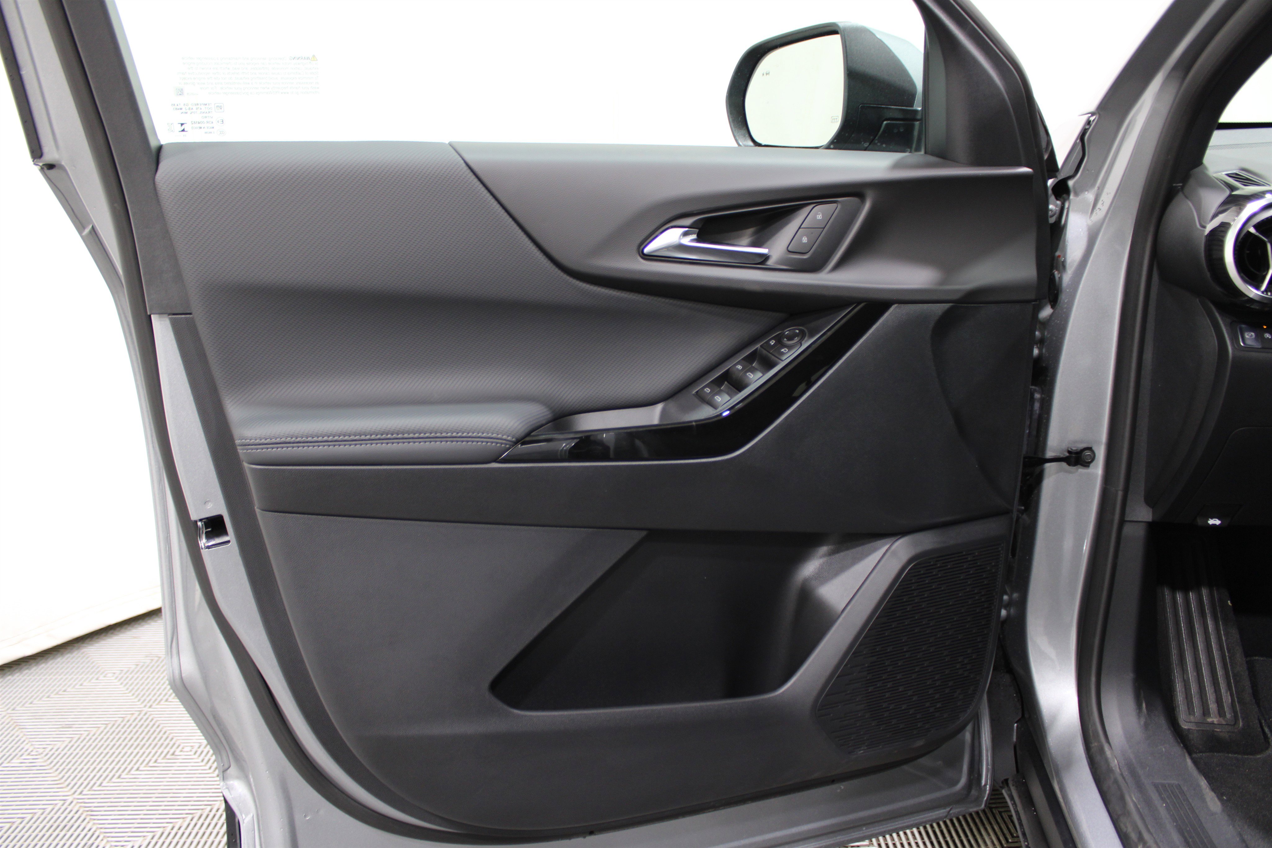 2026 Chevrolet Equinox LT photo 4