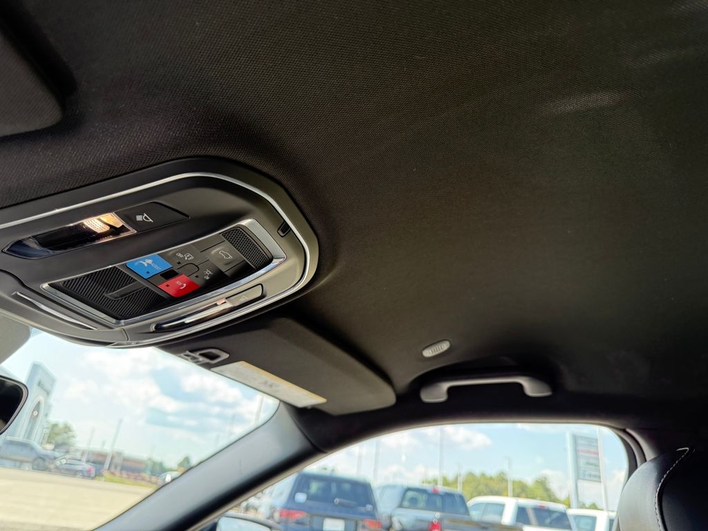 2025 Jeep Grand Cherokee Altitude photo 17
