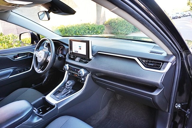 Used 2023 Black Toyota XLE image 9