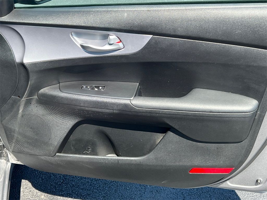 2024 Kia Forte LXS photo 14