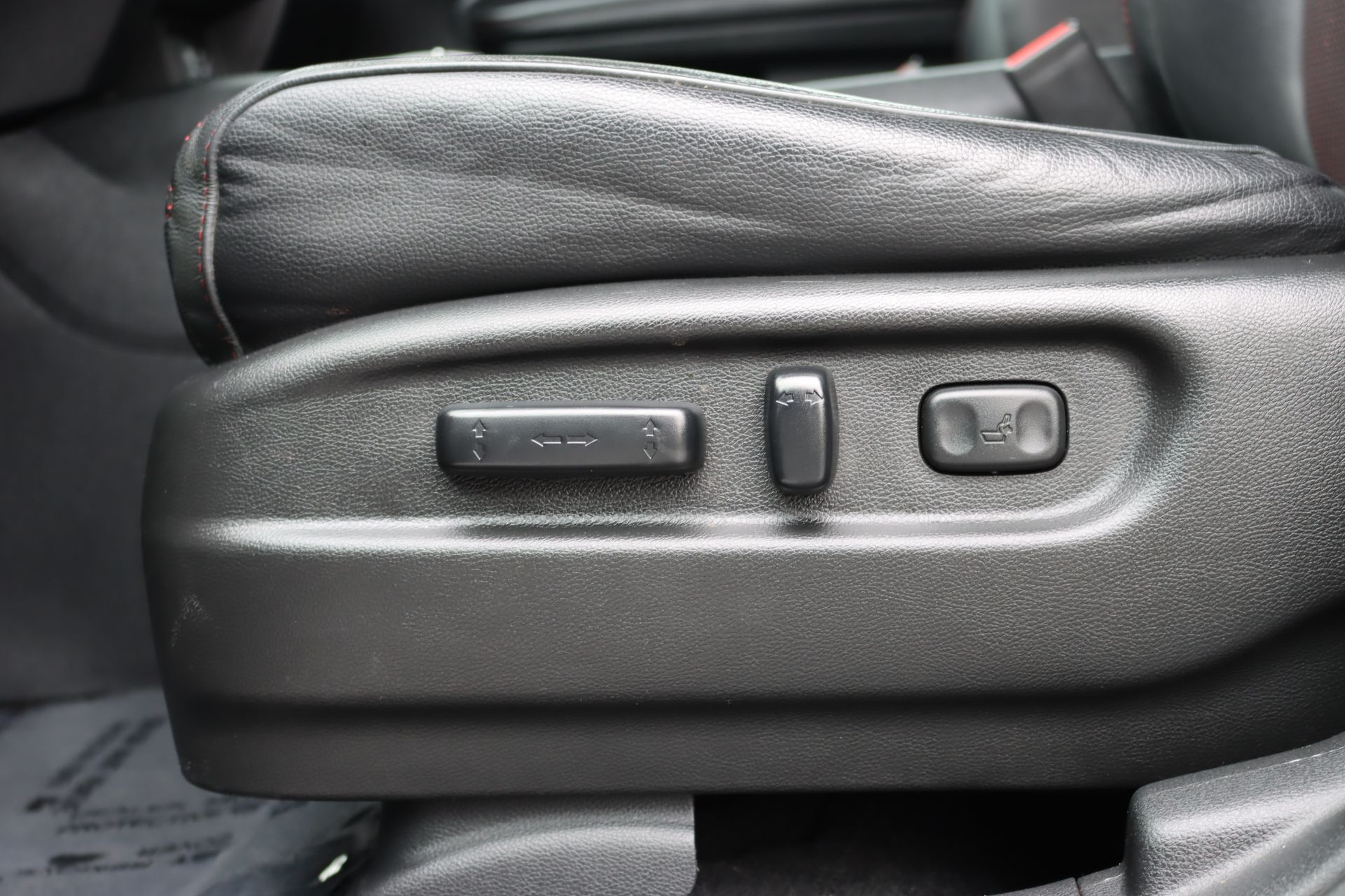 2021 Honda Ridgeline Black Edition photo 18