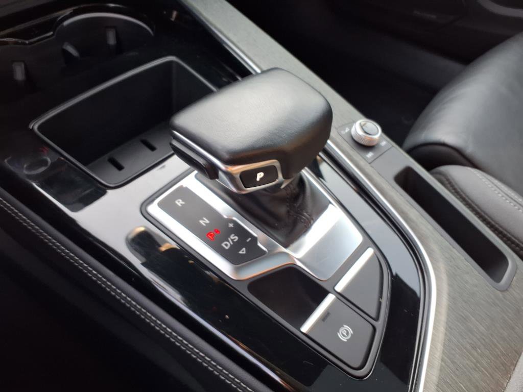 2023 Audi A4 S line Quattro Premium Plus photo 6
