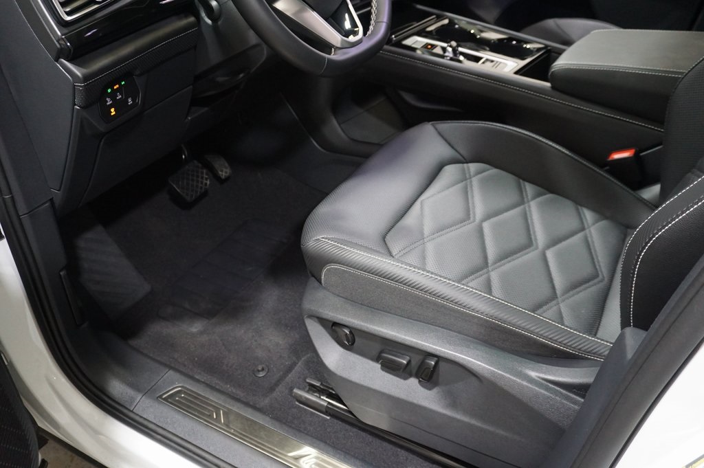 2025 Volkswagen Atlas Cross Sport SE Technology photo 26