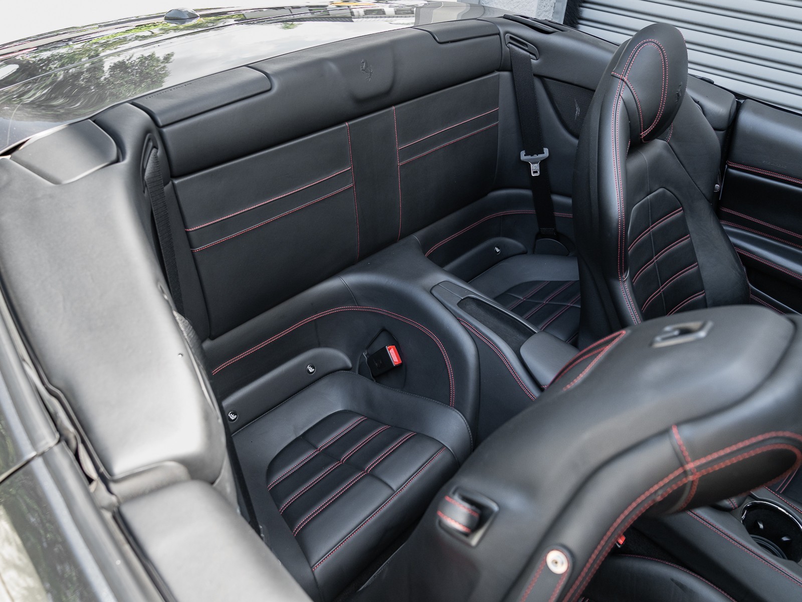 2015 Ferrari California T photo 17