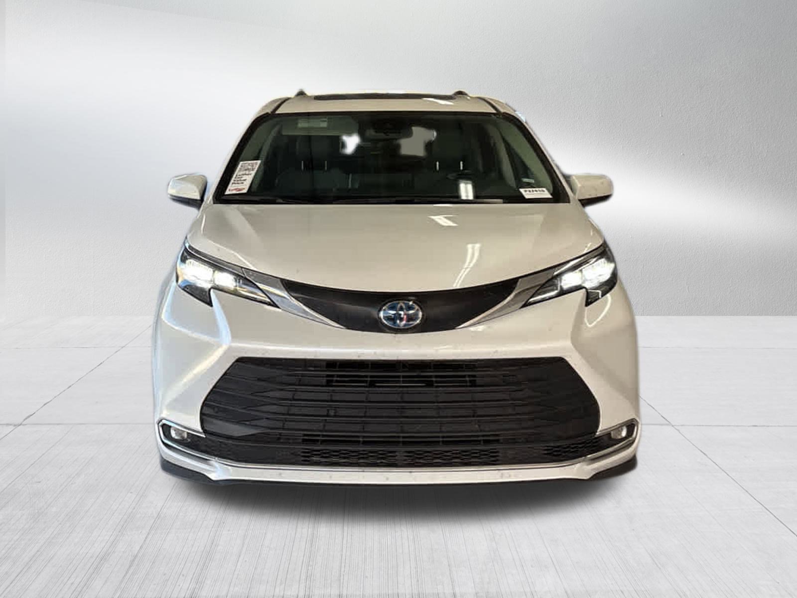 Used 2024 Toyota Sienna XLE with VIN 5TDYRKEC2RS187520 for sale in Golden Valley, Minnesota