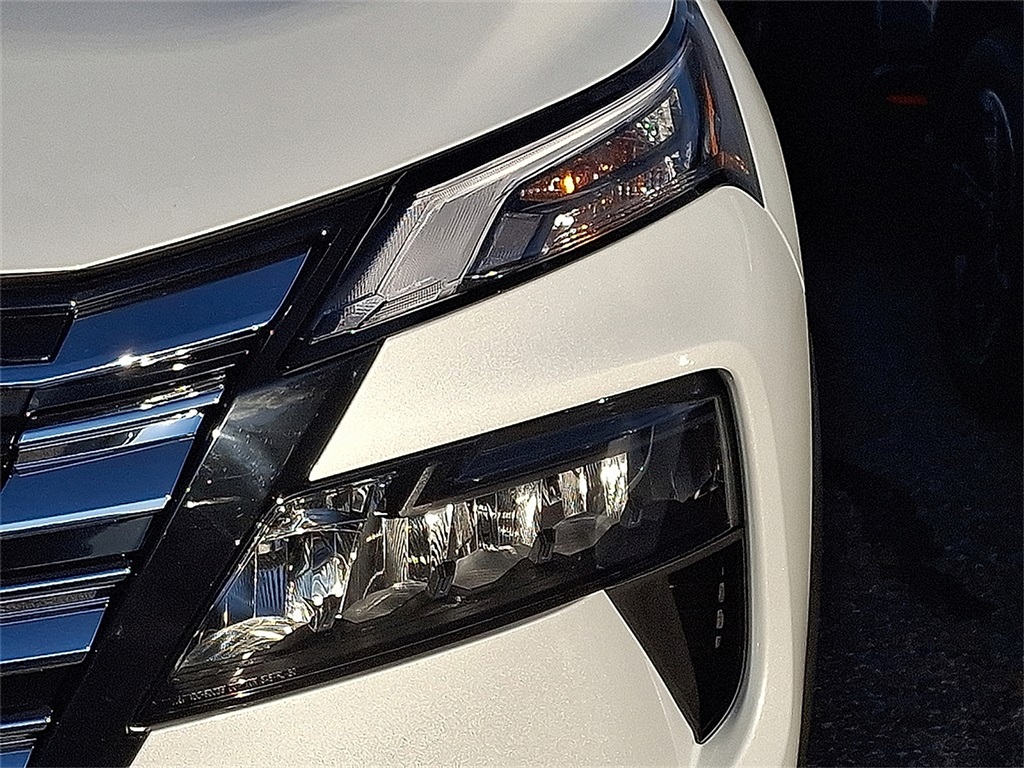 2026 Nissan Rogue SV photo 4