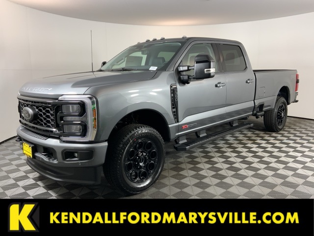 2025 Ford F-350 Super Duty Lariat's photo