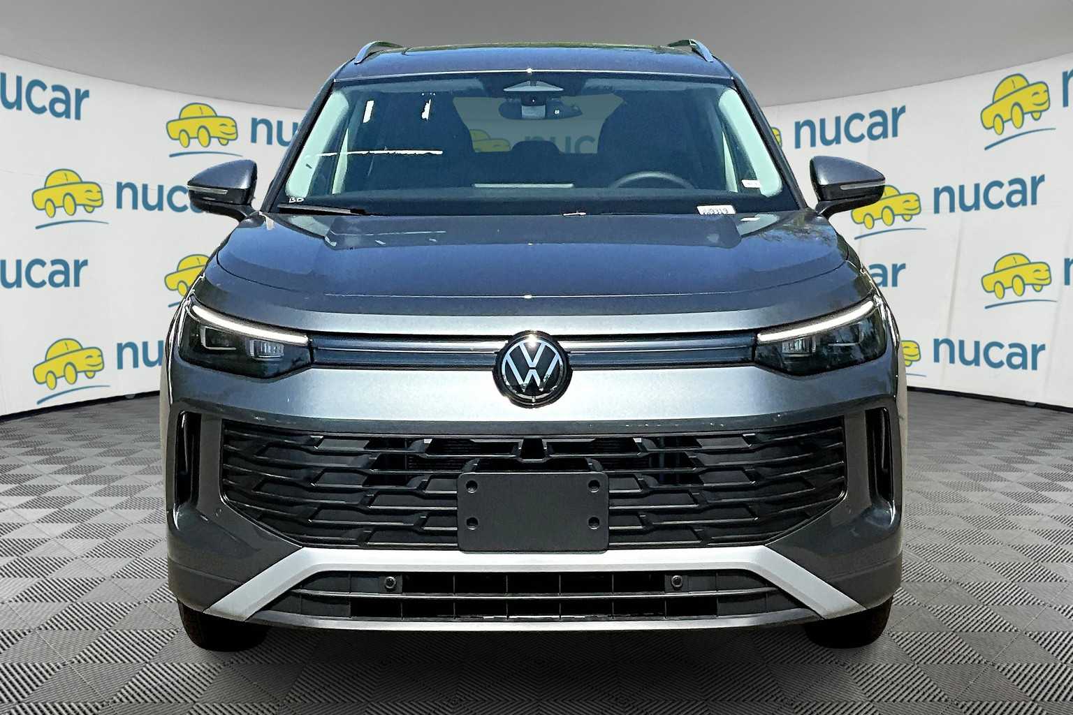2025 Volkswagen Tiguan SE photo 2