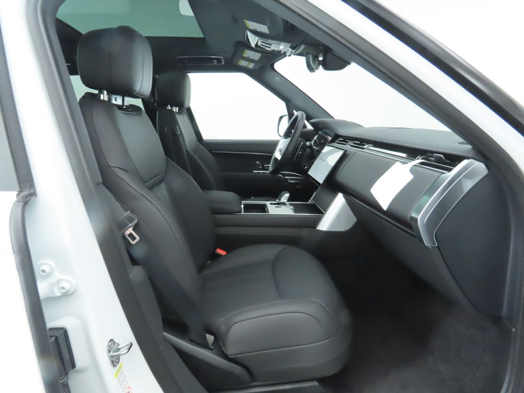 2025 Land Rover Range Rover SE photo 18