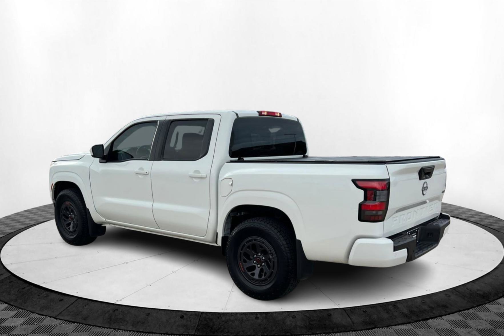 2025 Nissan Frontier SV photo 2