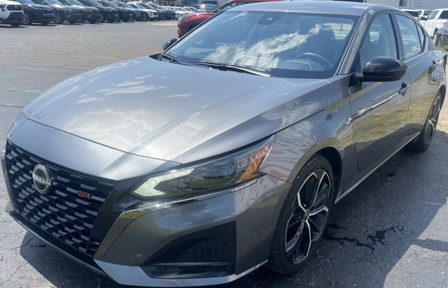 2024 Nissan Altima 2.5 SR photo 2