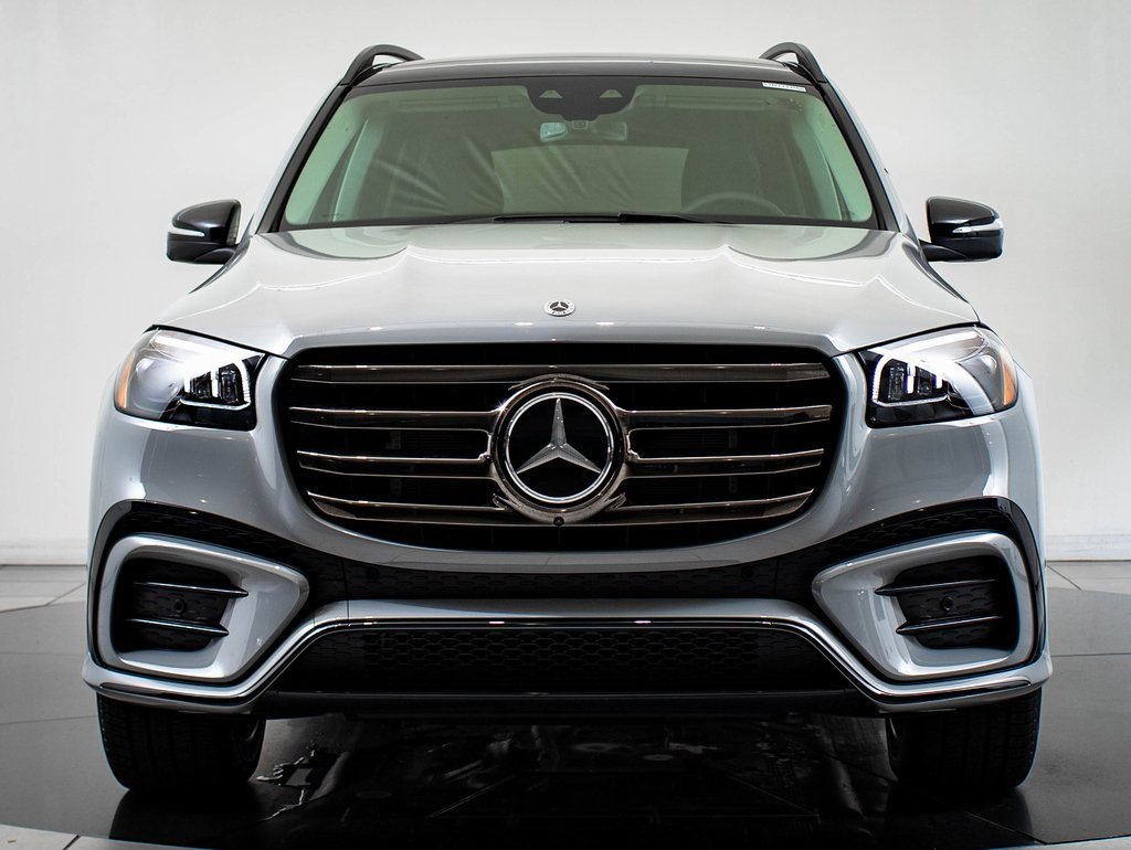 2026 Mercedes Benz GLS 450 4MATIC photo 2