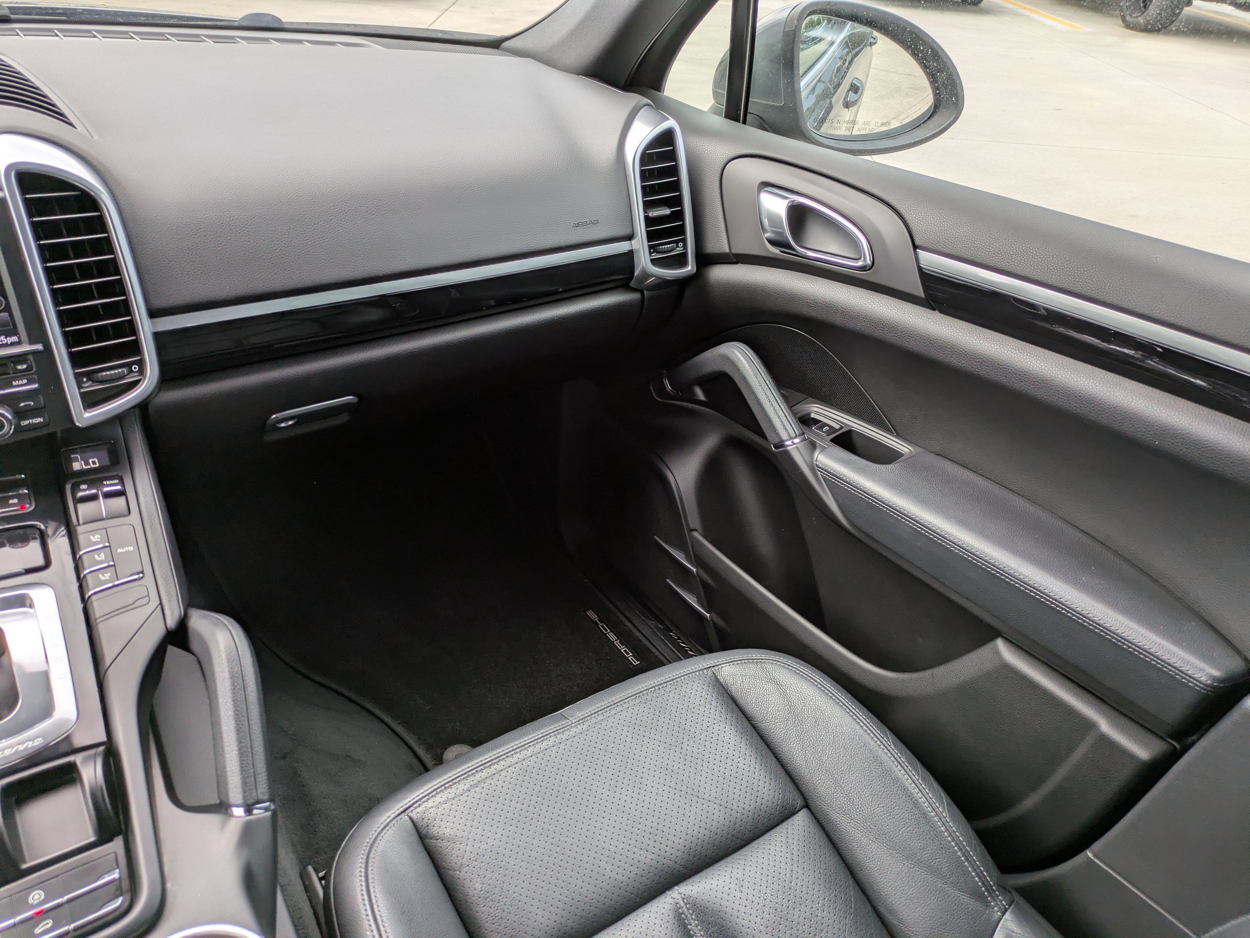 2011 Porsche Cayenne photo 11