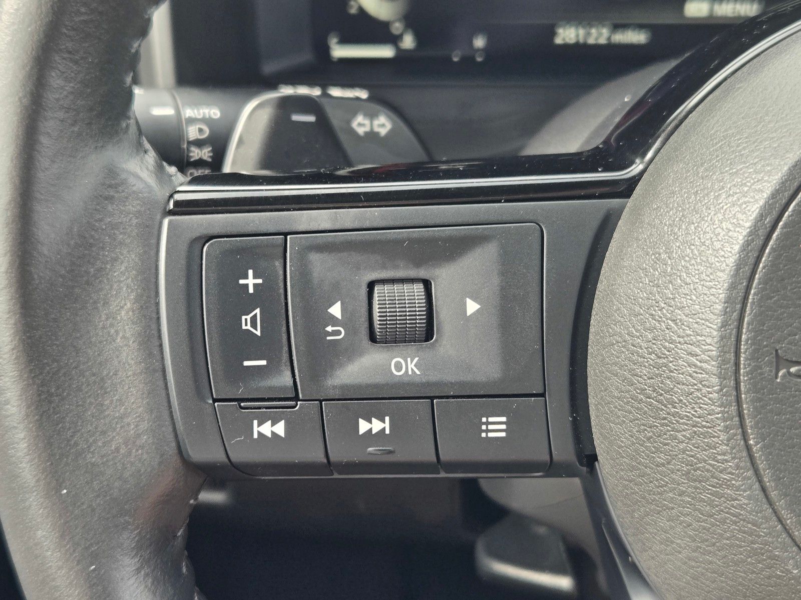 2024 Nissan Rogue SL photo 23