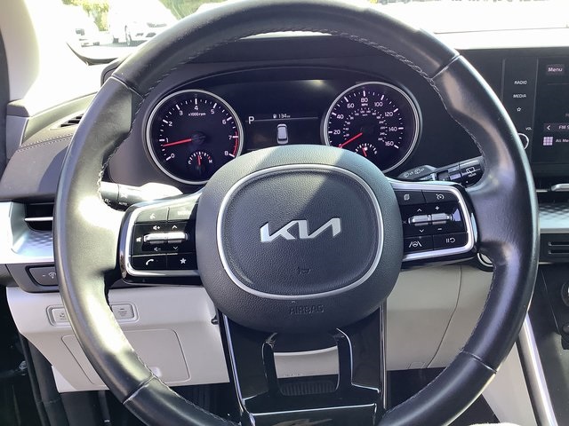 2022 Kia Carnival LX photo 9