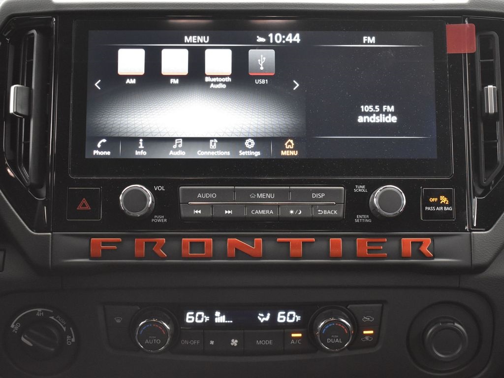 2025 Nissan Frontier photo 9