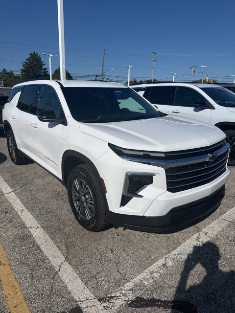 2026 Chevrolet Traverse photo 3
