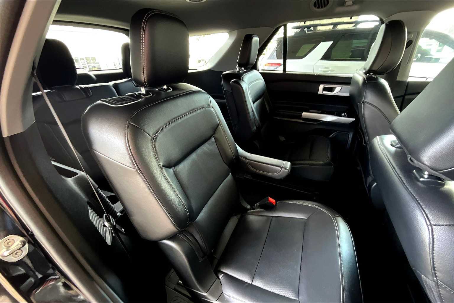 2024 Ford Explorer Limited photo 18