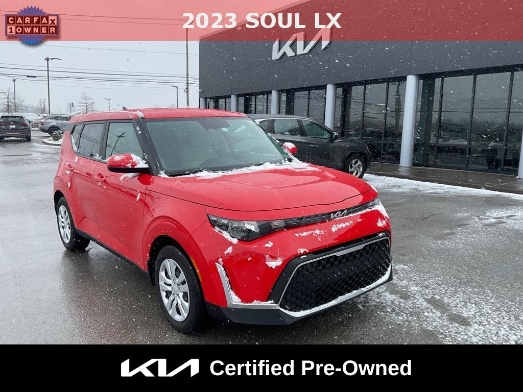 2023 Kia Soul LX's photo