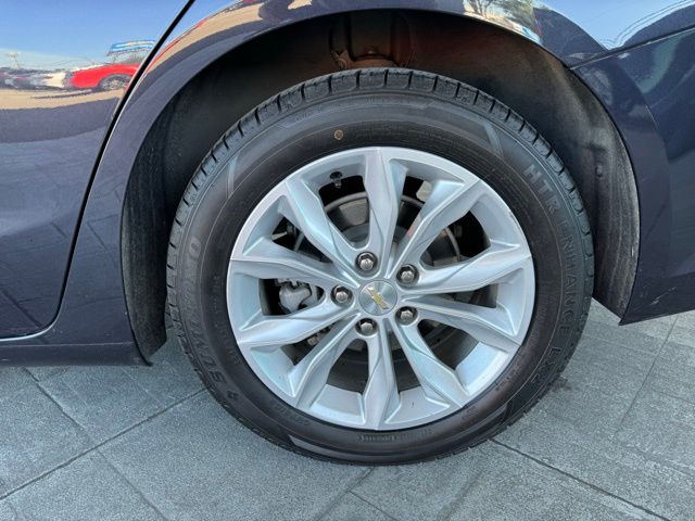 2023 Chevrolet Malibu 1LT photo 3
