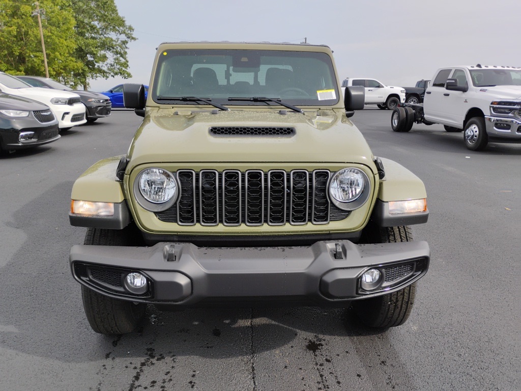 2025 Jeep Gladiator Sport S photo 2