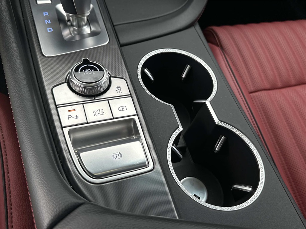 2025 Genesis G70 2.5T photo 21
