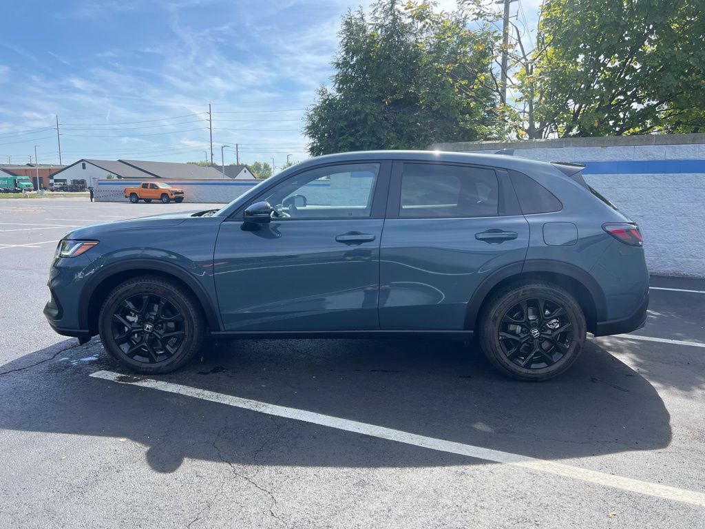 2025 Honda HR-V Sport photo 2