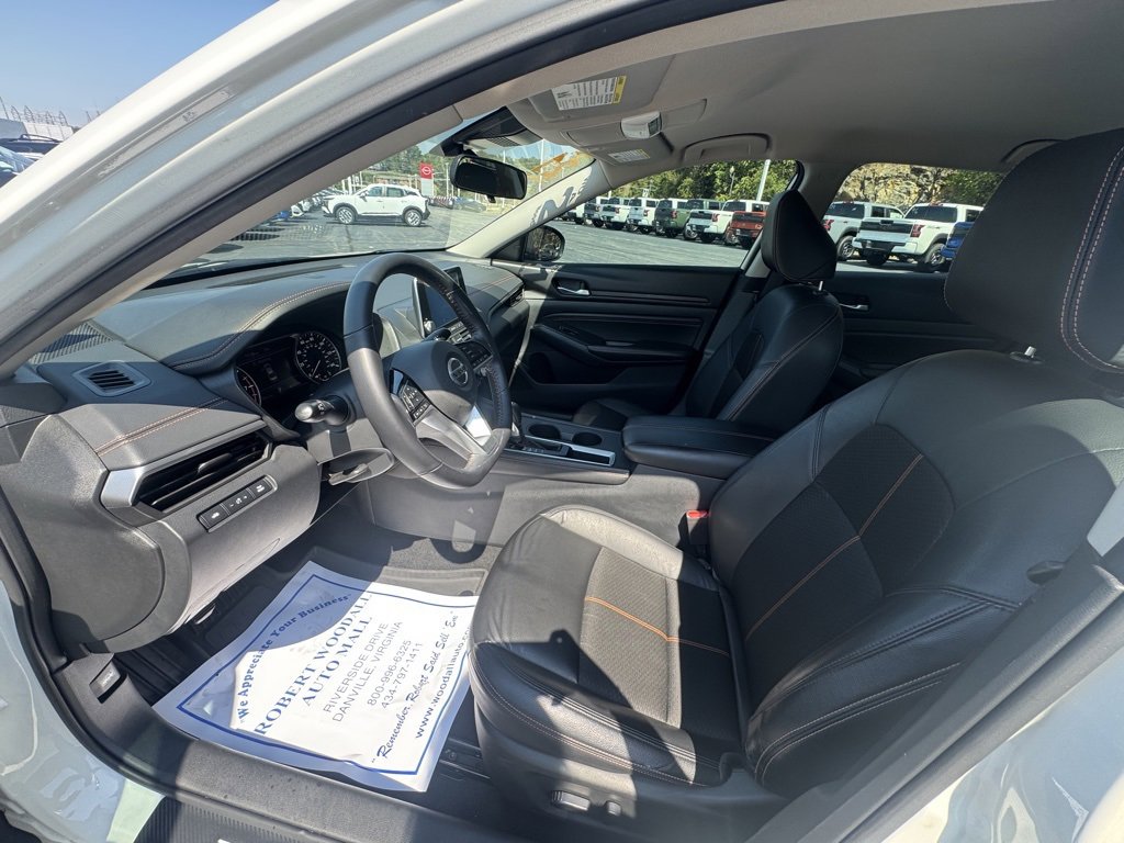 2021 Nissan Altima 2.5 SR photo 14