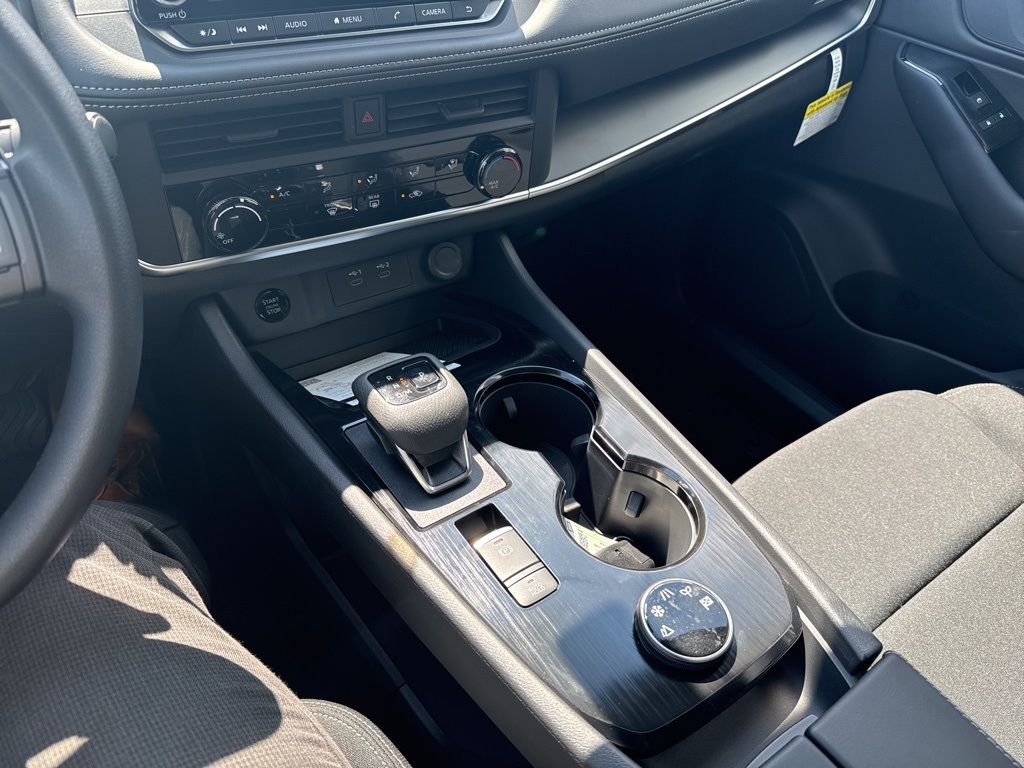 2026 Nissan Rogue S photo 21