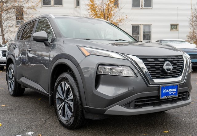 2022 Nissan Rogue SV photo 3