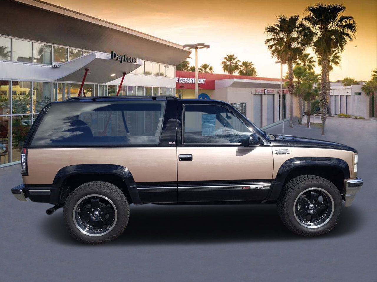 1994 Gmc Yukon SL photo 2