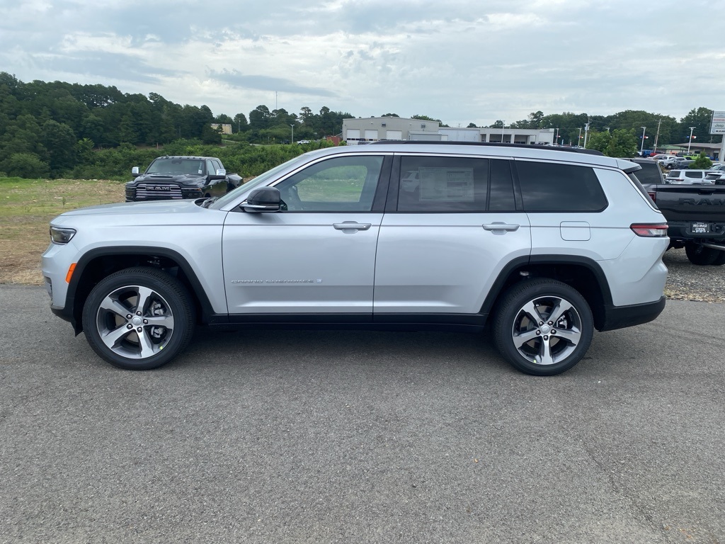 2025 Jeep Grand Cherokee Limited photo 8