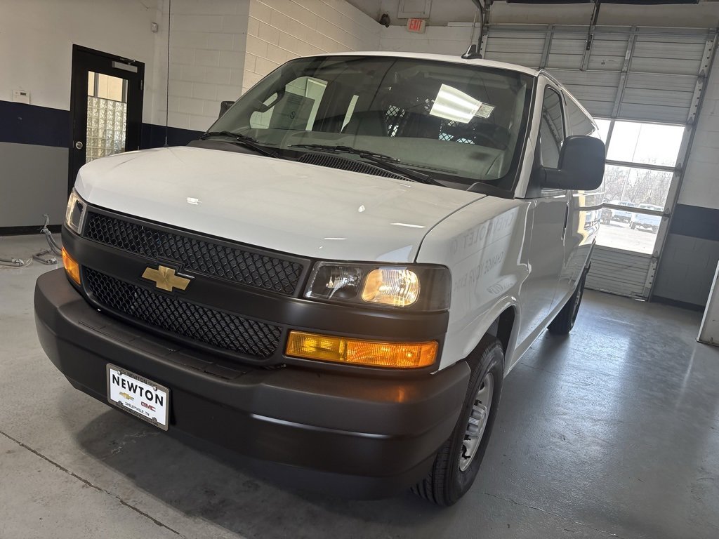 2025 Chevrolet Express Cargo 2500 photo 11