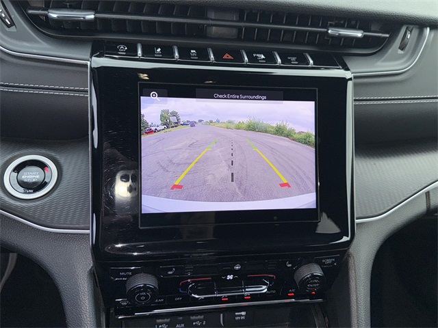 2024 Jeep Grand Cherokee Altitude photo 13