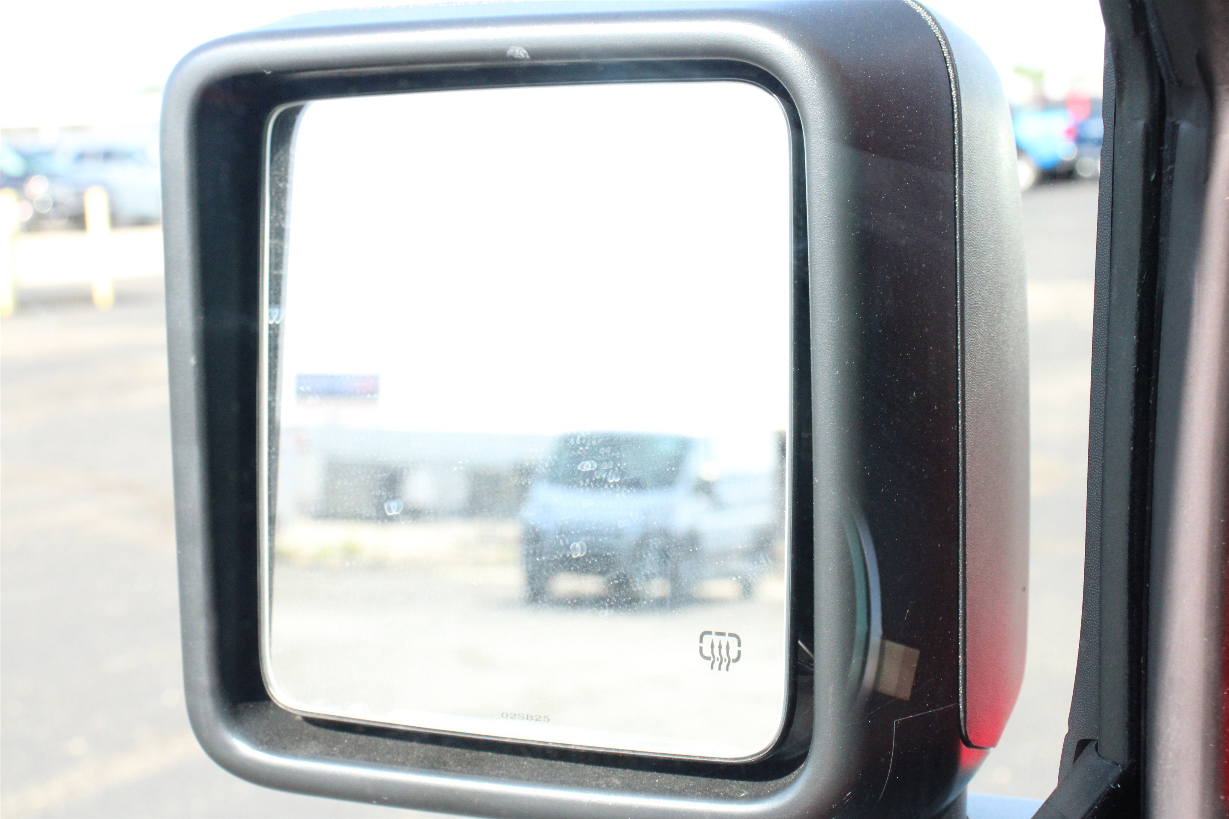 2025 Jeep Wrangler Sahara photo 4