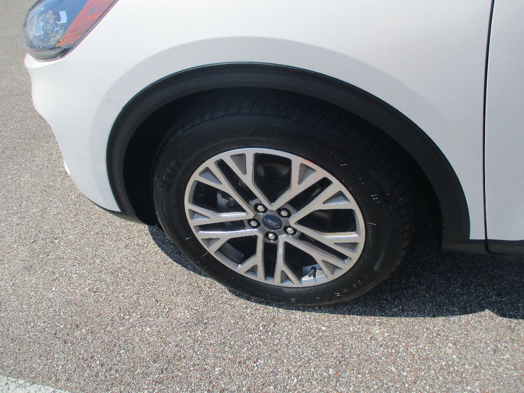 2022 Ford Escape SEL photo 25
