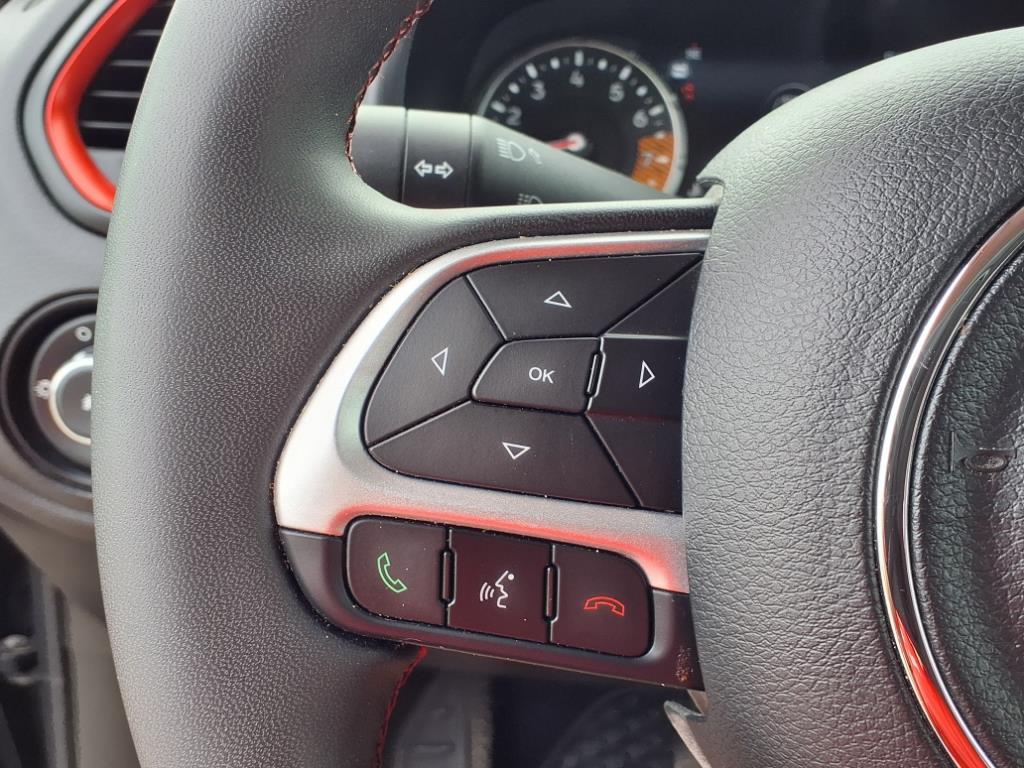 2023 Jeep Renegade Trailhawk photo 13