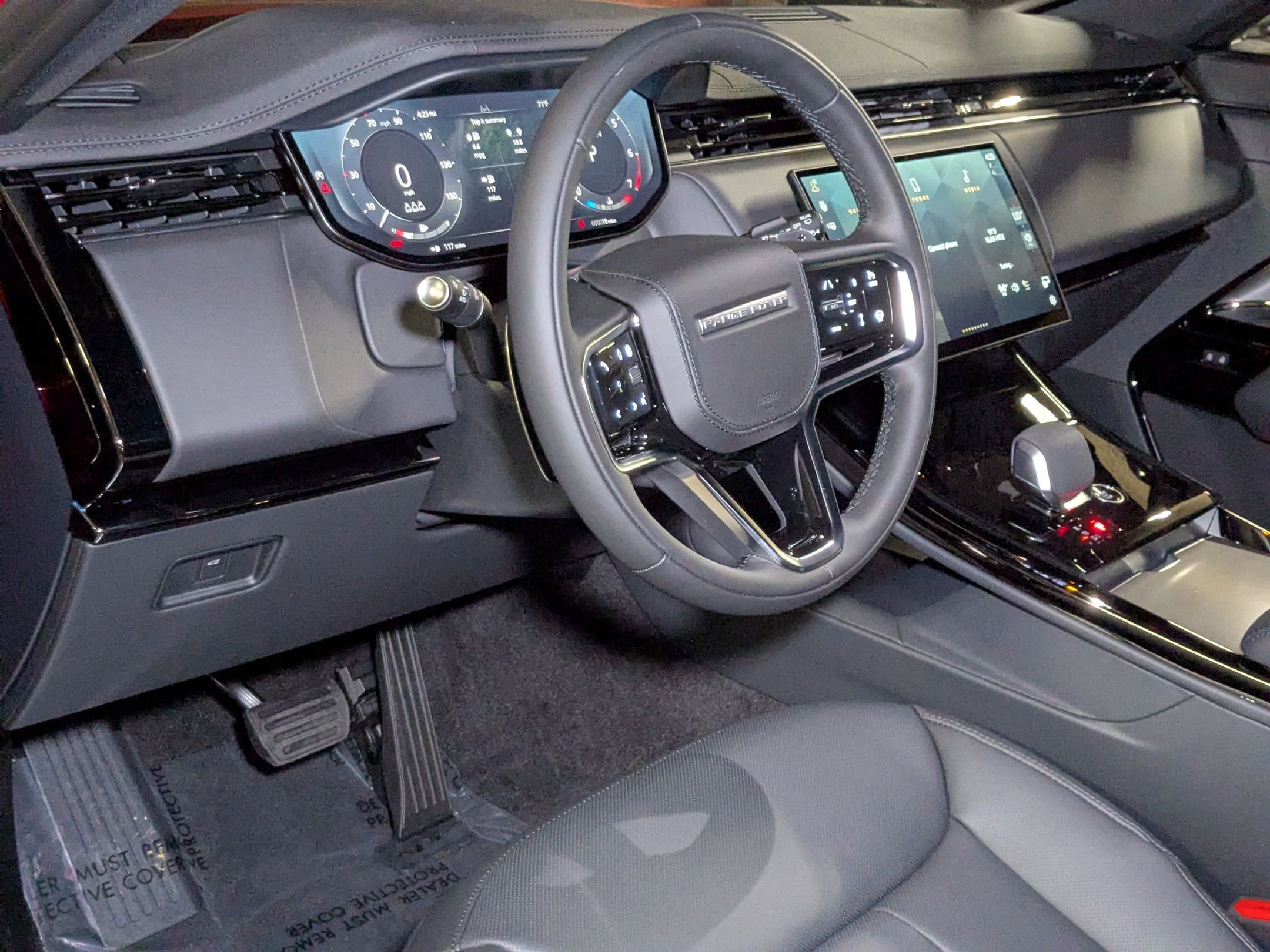 2025 Land Rover Range Rover Sport SE photo 3