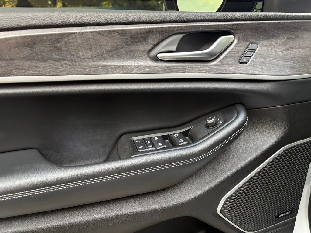 2022 Jeep Grand Cherokee Limited photo 13
