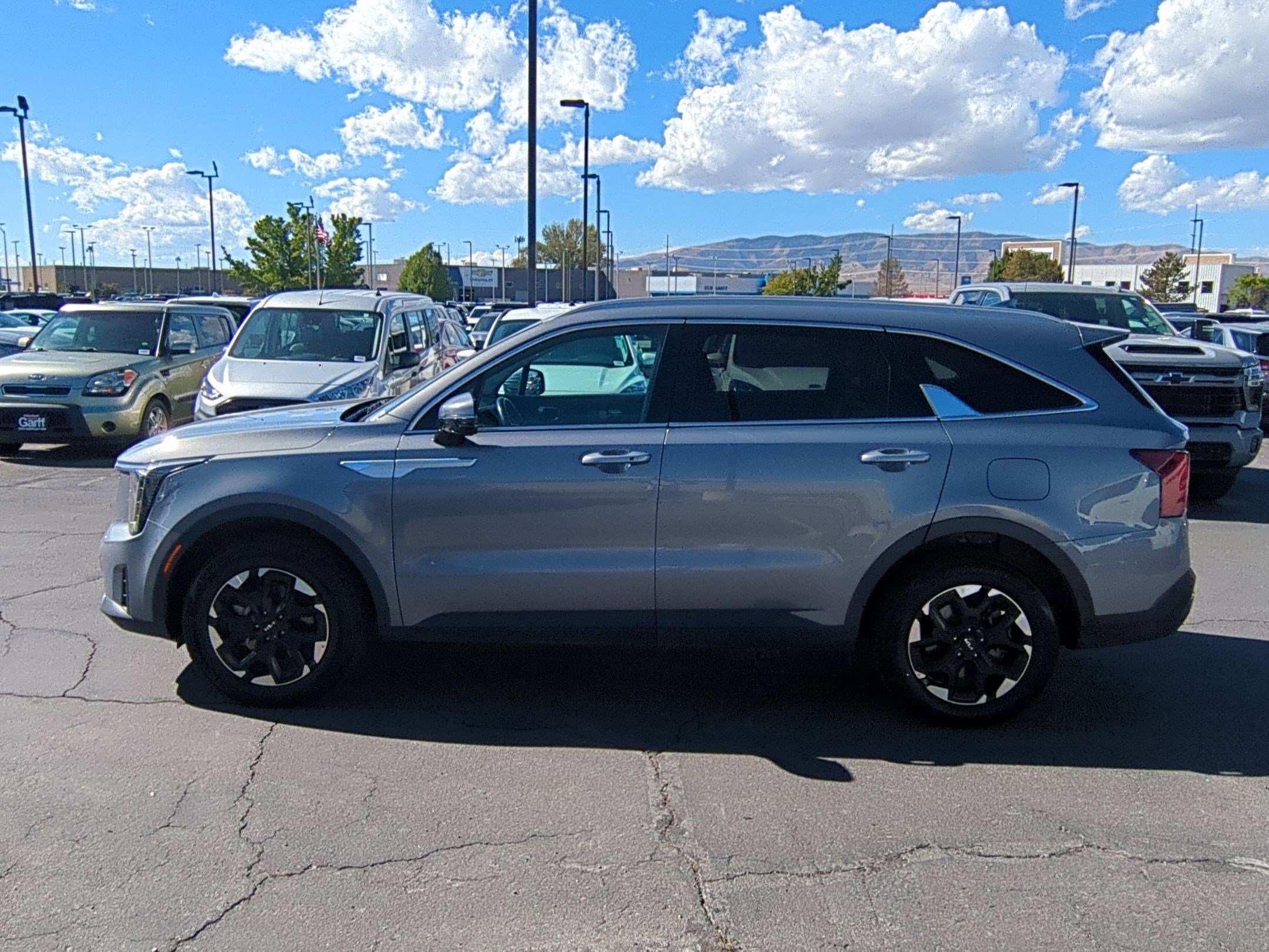2024 Kia Sorento S photo 6