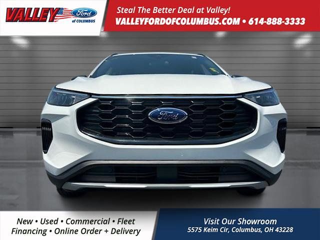 2025 Ford Escape Hybrid ST-Line photo 2