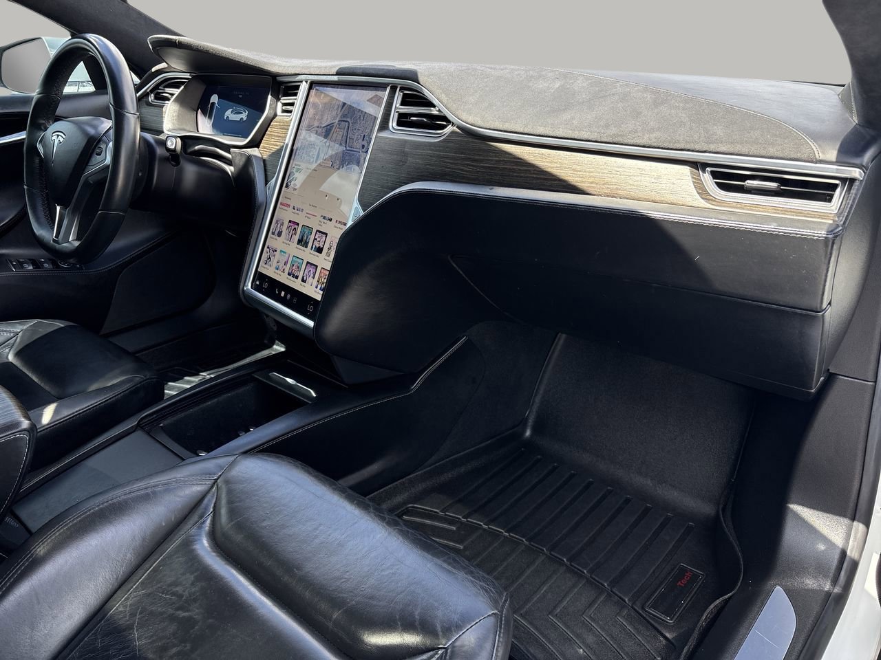 2016 Tesla Model S 60 photo 10