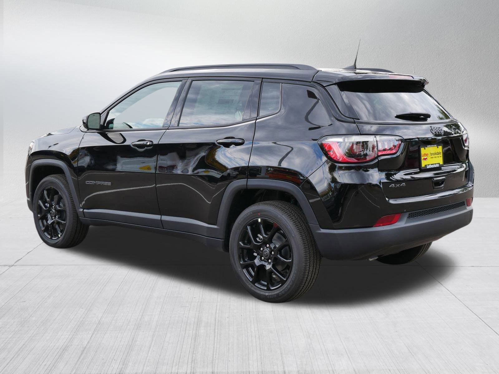 2026 Jeep Compass Latitude Altitude photo 2