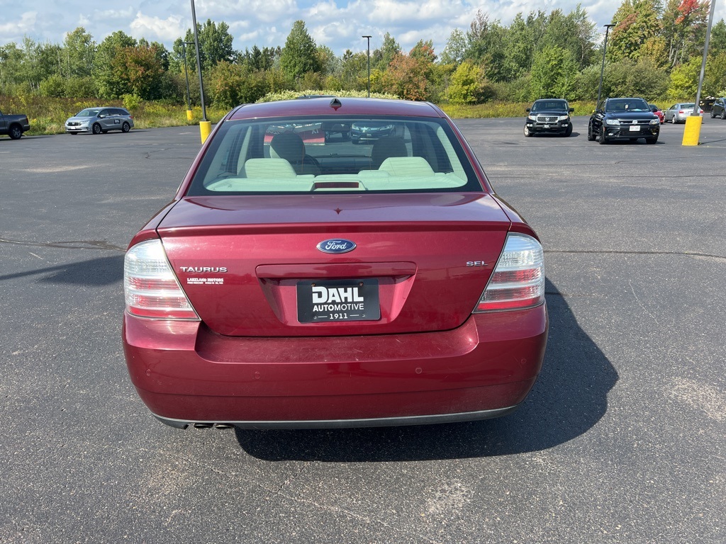 2008 Ford Taurus SEL photo 12