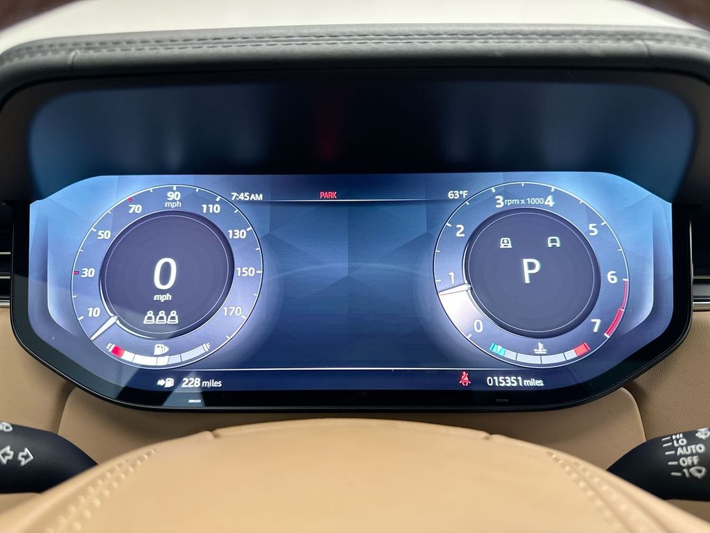 2023 Land Rover Range Rover SE photo 19