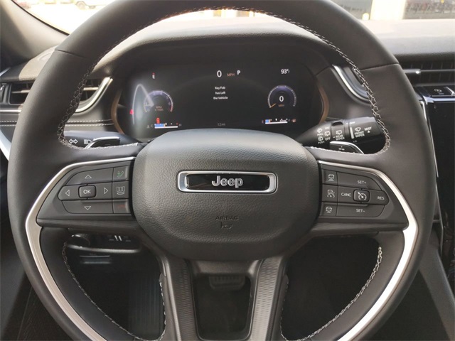 2025 Jeep Cherokee Laredo photo 19